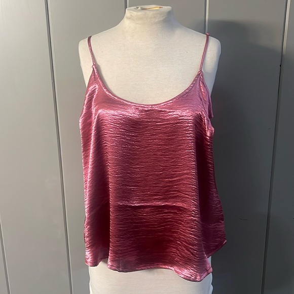 Old Navy Metallic Pink Shimmer Shiny Tank Top Camisole Blouse Womens Size Xlarge - Picture 2 of 5